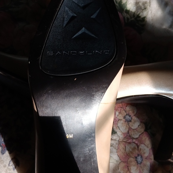 Shoes - Picture 3 of 4